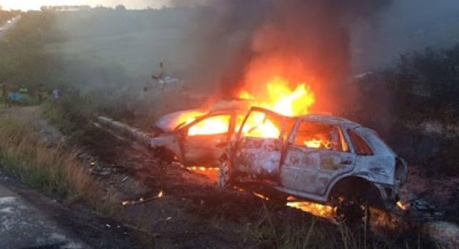 Tragédia na BR-101: Carros batem, pegam fogo e seis pessoas morrem em Cruz das Almas